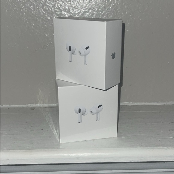 Apple AirPods Pro in White Packaging
